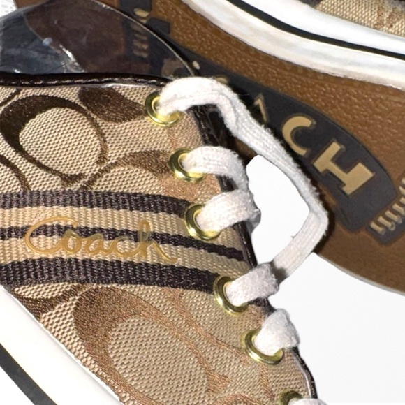 EUC Women’s Coach Folly Sneakers  with Gold Signature Size 6B - Picture 4 of 7